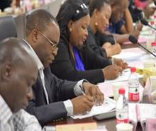 说明: //filmza.net/__local/1/70/2E/6EF7F6215C20CDAB083B73FE1BE_DDB69CD5_2440.jpg