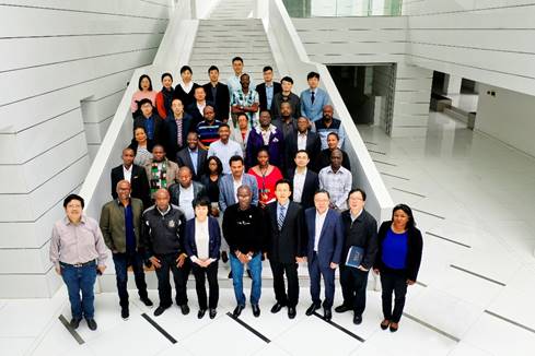 说明: //filmza.net/__local/A/BE/B1/5B26C1DDEC49025A30F80BA3BA2_E7624F13_7A06.jpg